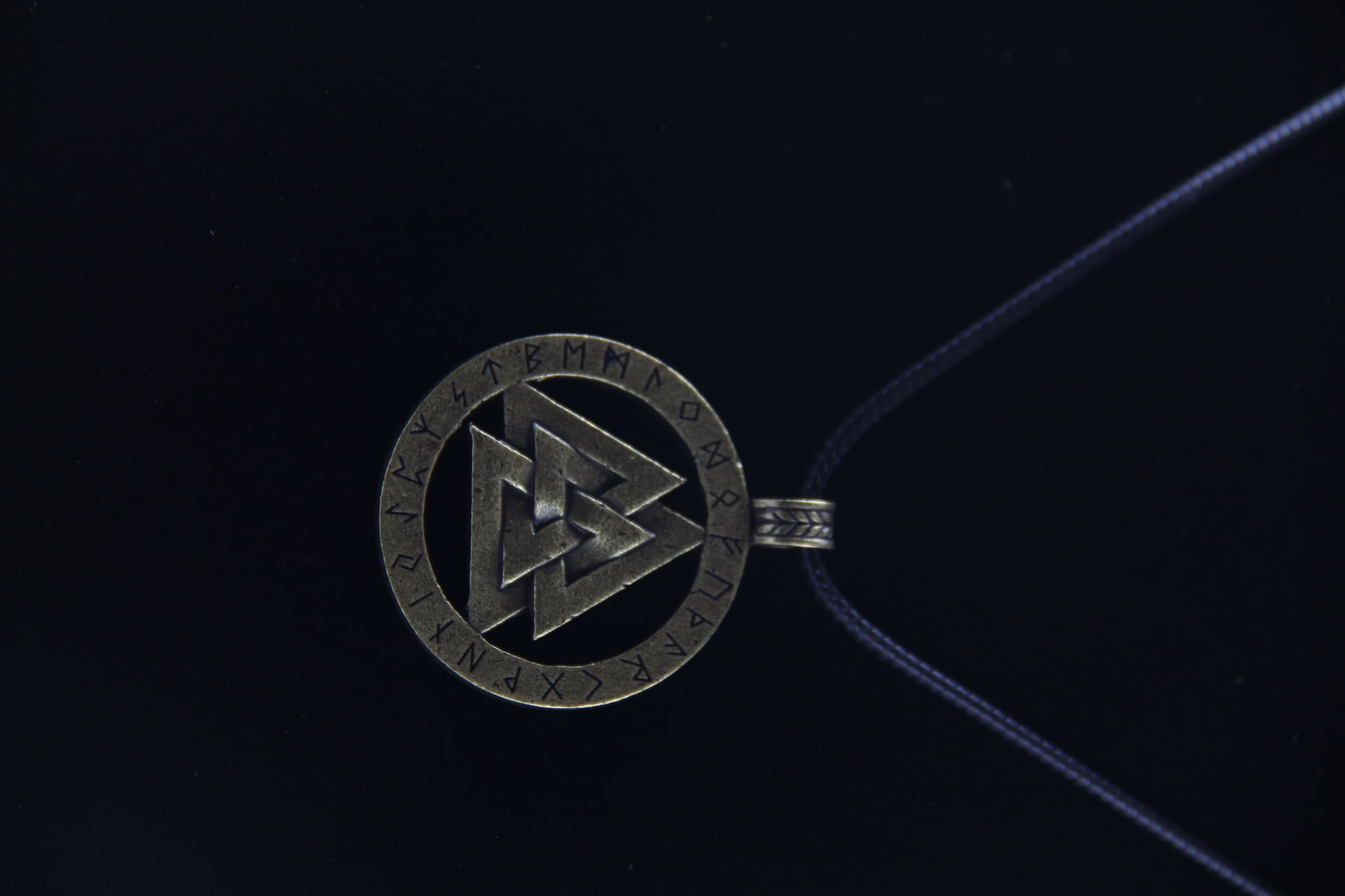 Valknut Necklace Detail