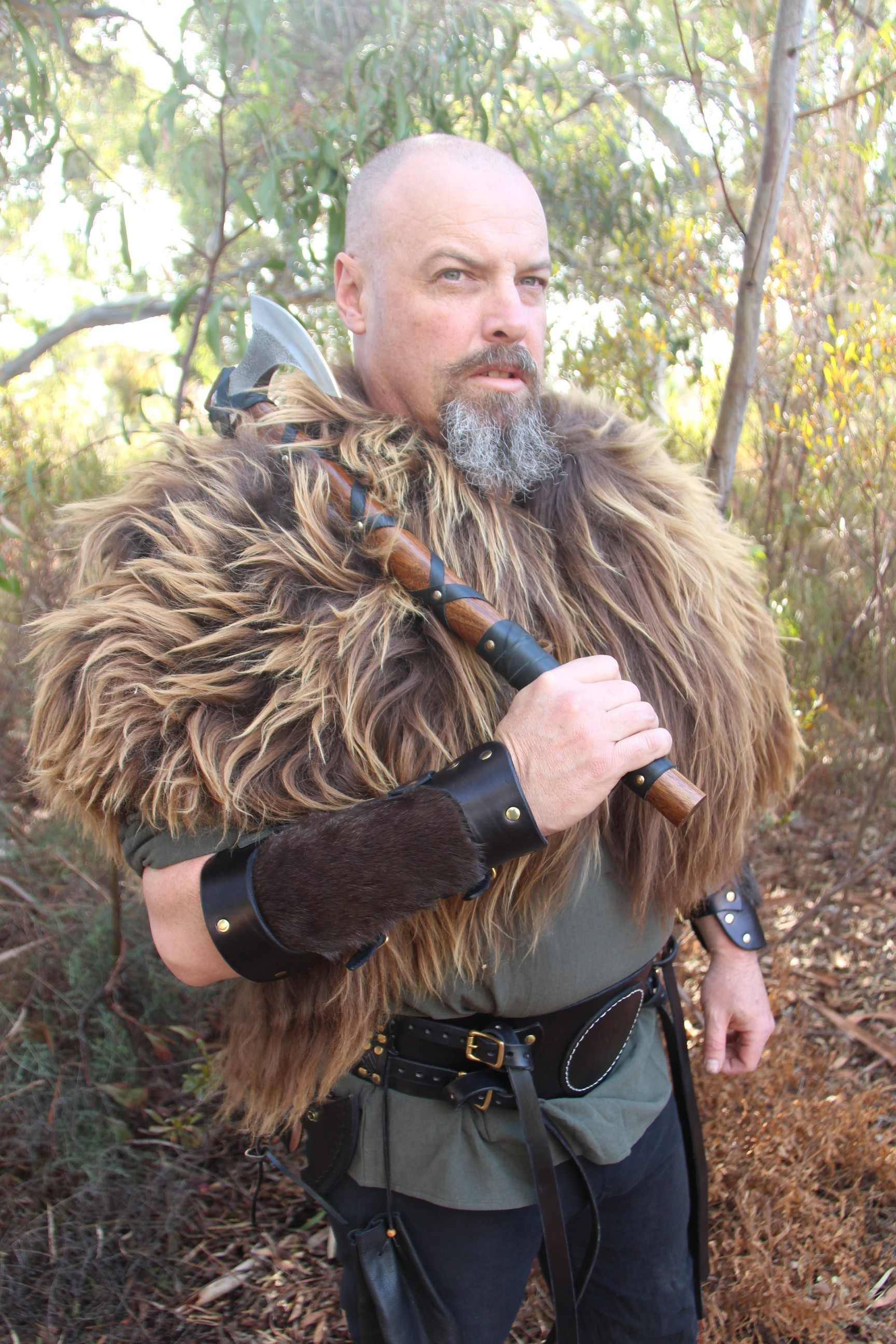 Kaninarmr Vambraces - Detail View